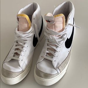 Nike Blazer Mid ‘77 Vintage (size 13)